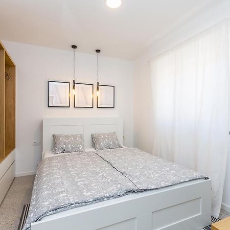 Apartment Laurus Salatić エクステリア 写真