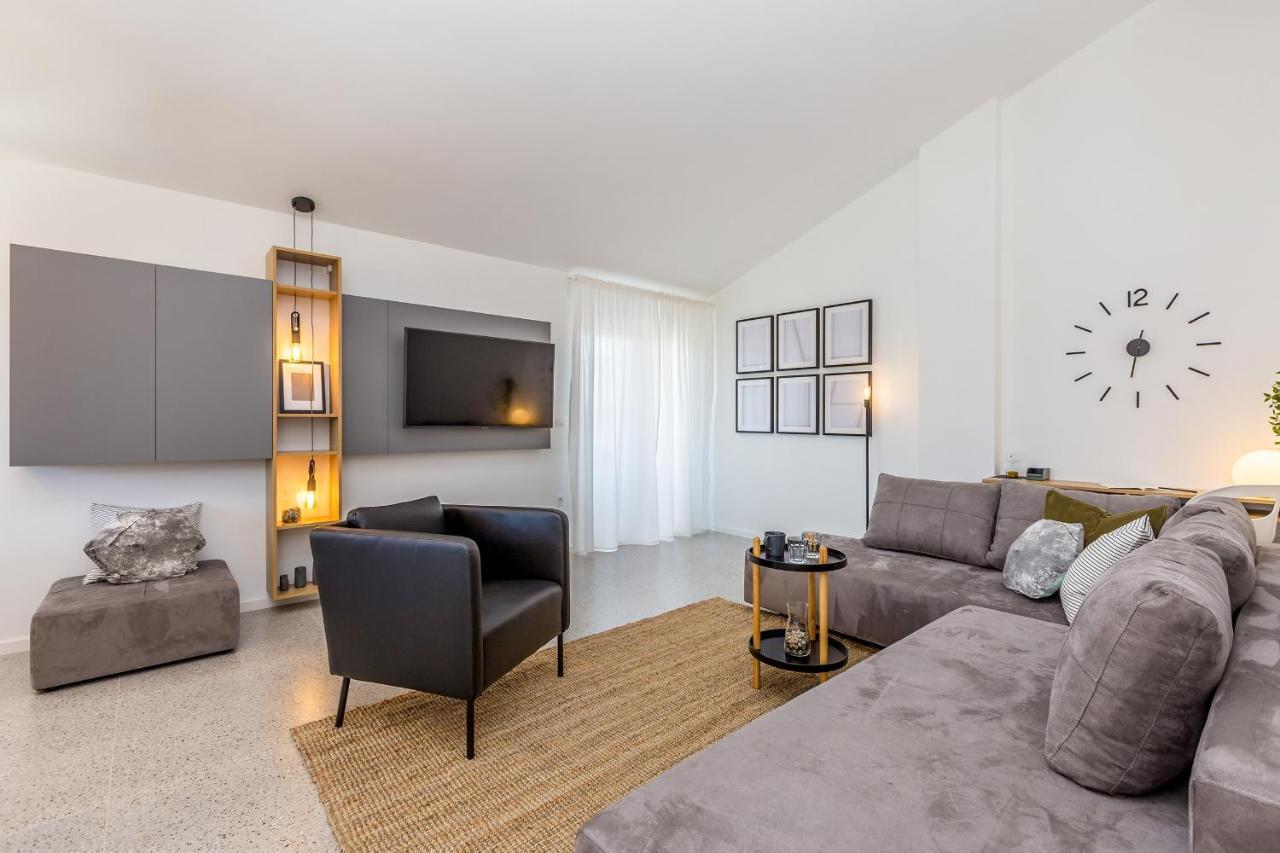 Apartment Laurus Salatić エクステリア 写真