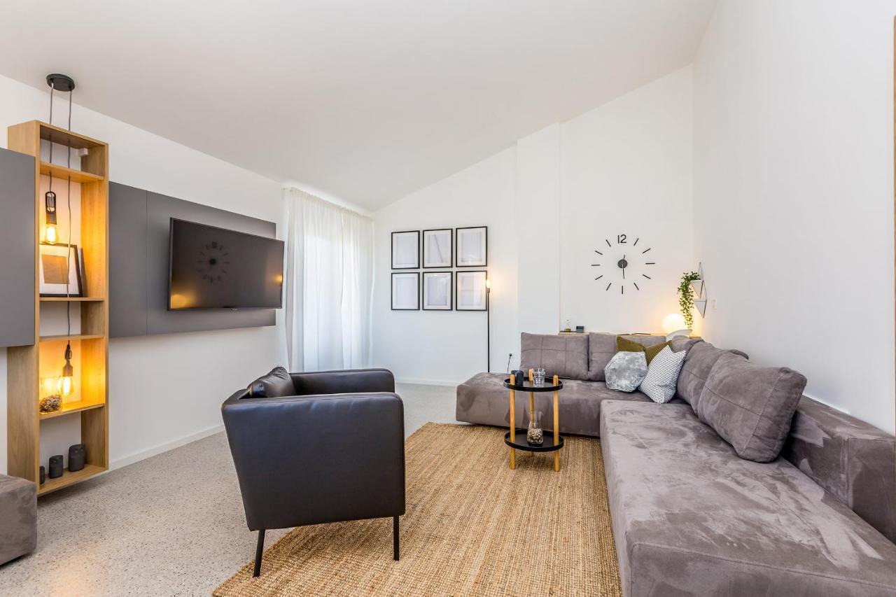 Apartment Laurus Salatić エクステリア 写真