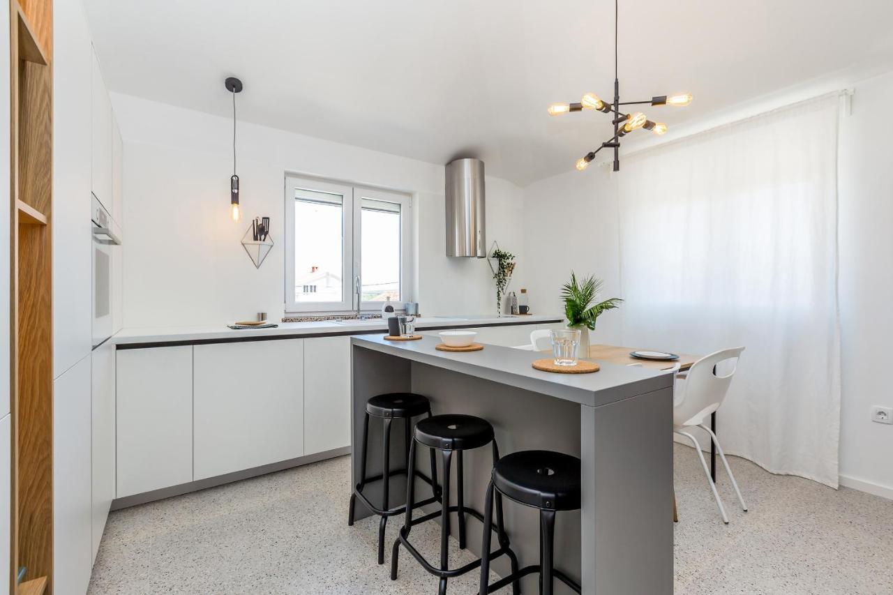 Apartment Laurus Salatić エクステリア 写真