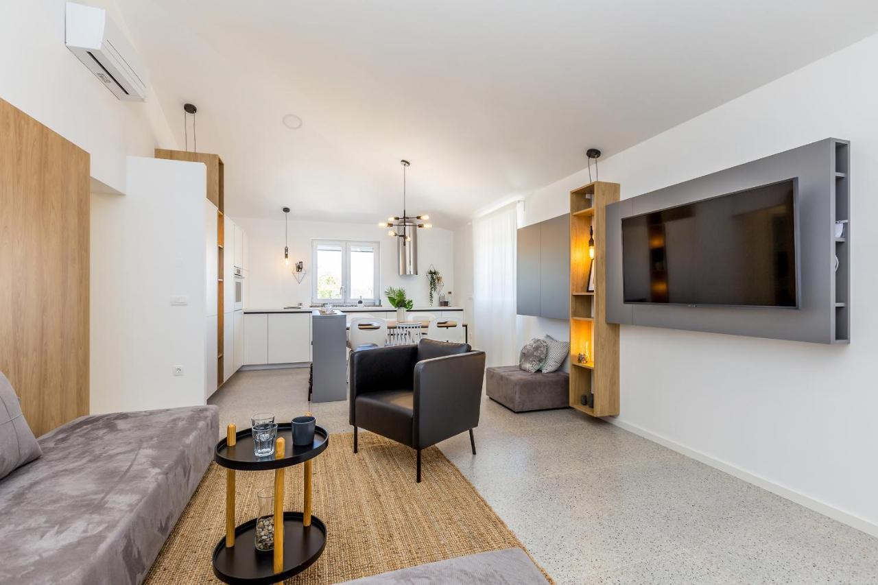 Apartment Laurus Salatić エクステリア 写真