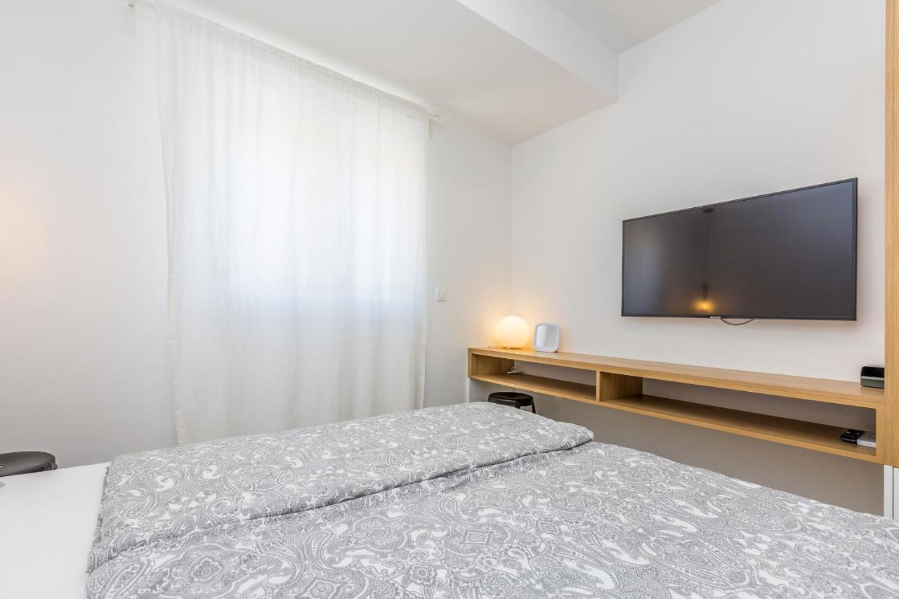Apartment Laurus Salatić エクステリア 写真